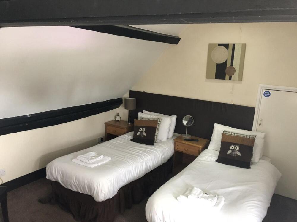 White Lion Hotel Йет Экстерьер фото