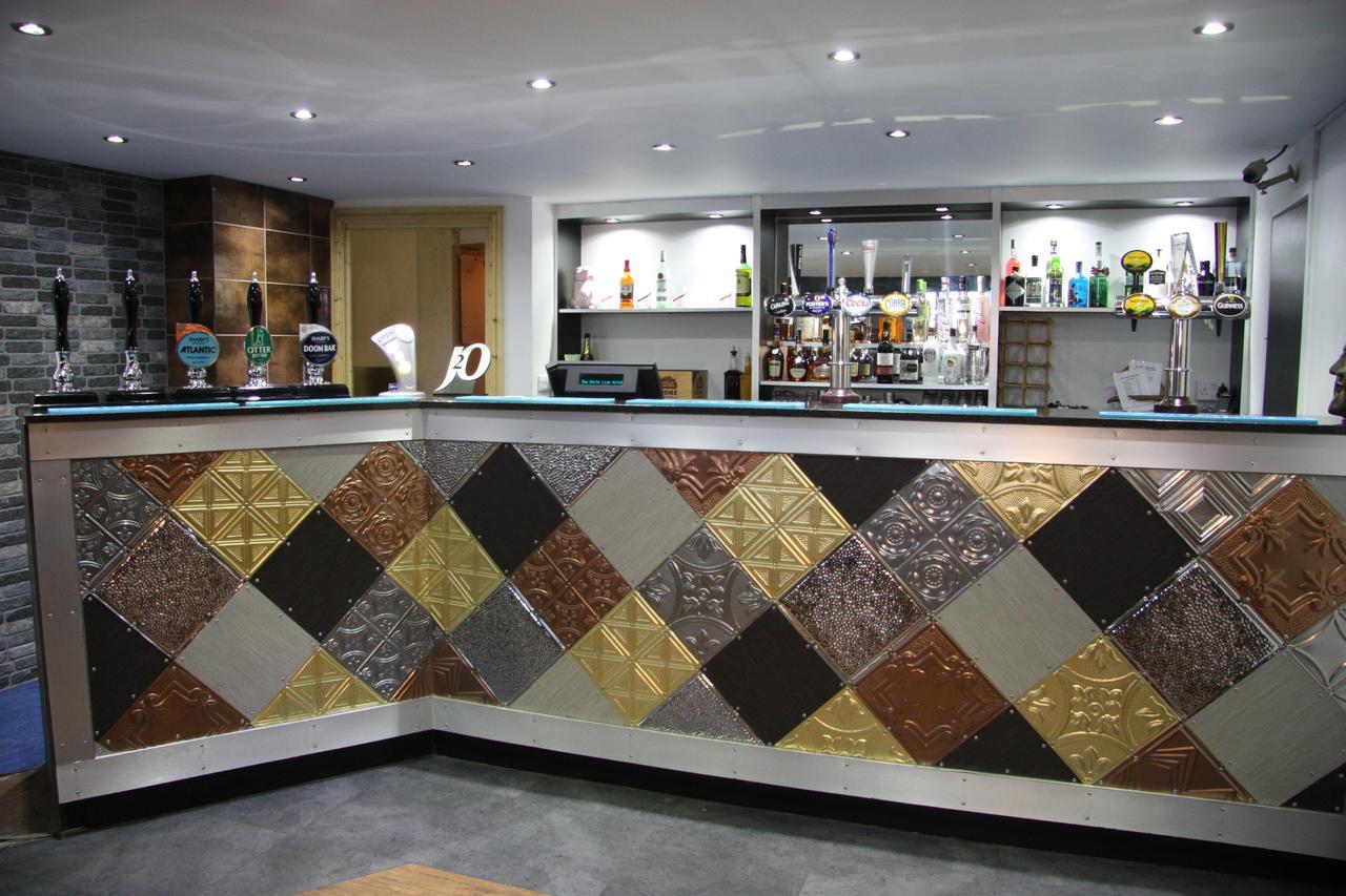 White Lion Hotel Йет Экстерьер фото