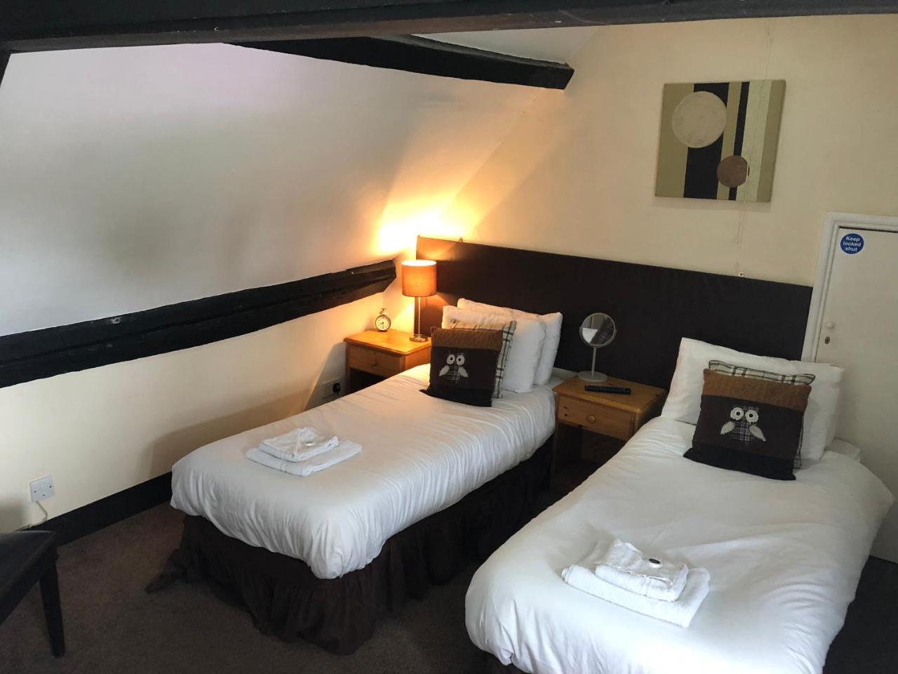 White Lion Hotel Йет Экстерьер фото