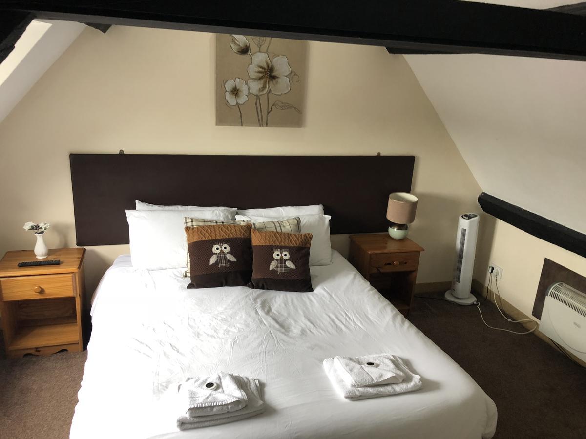 White Lion Hotel Йет Экстерьер фото